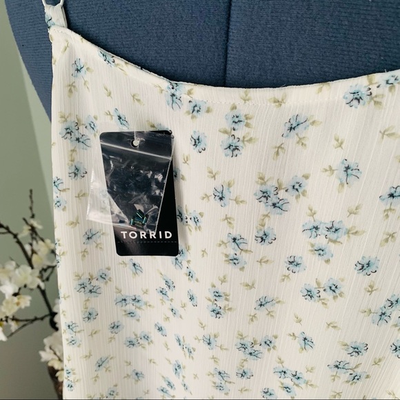 Torrid Crinkled Chiffon Relaxed Cami NWT Size 1X - Picture 8 of 9